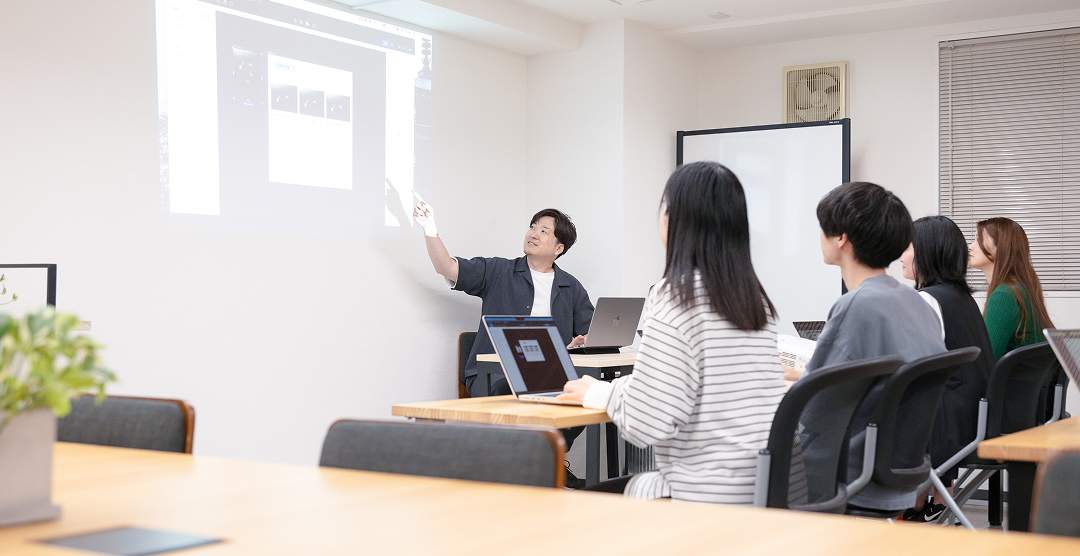 講師と受講生がキャリアについて話す様子
